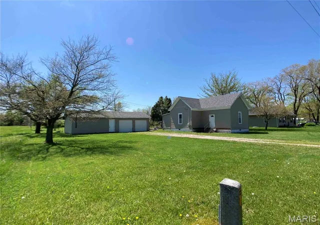 Photo 3 of Single Family Residence at 898 Tree Farm Road, High Hill, MO 63350 | MLS# MIS25026896 | | Sold on 2025-06-26