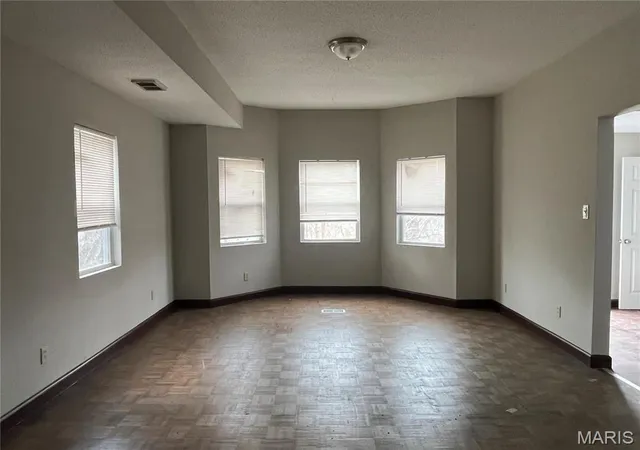 Photo 4 of Single Family Residence at 2321 Shirley Ave, Saint Louis, MO 63136 | MLS# MIS25026963 | | Sold on 2025-05-30