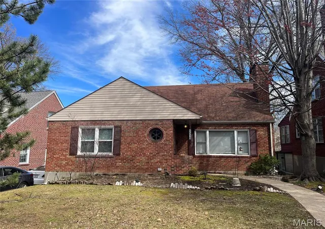 Photo 1 of Single Family Residence at 8513 Roanoke Dr, Saint Louis, MO 63121 | MLS# MIS25026965 |  | Sold on 2025-11-05