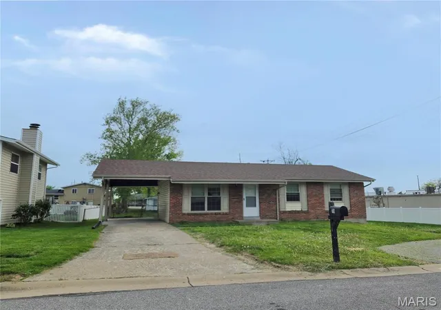 Single Family Residence at 78 Country Hill Rd, Saint Peters, MO 63376 | MLS# MIS25026976 | | Sold on 2025-06-10
