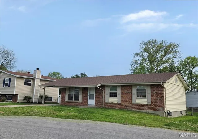 Photo 1 of Single Family Residence at 78 Country Hill Rd, Saint Peters, MO 63376 | MLS# MIS25026976 | | Sold on 2025-06-10