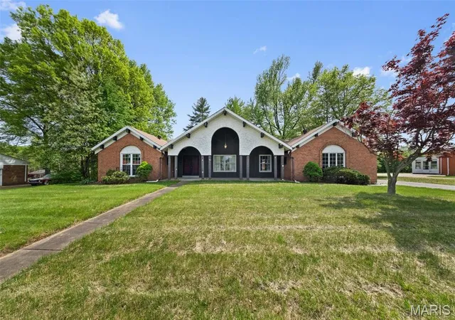 Single Family Residence at 1724 Edmar Ln, Saint Louis, MO 63138 | MLS# MIS25027001 | | Sold on 2025-06-05