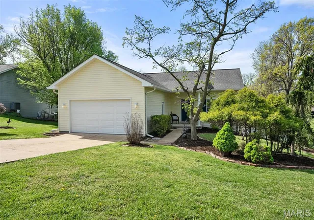 Photo 1 of Single Family Residence at 10646 Wurdack Ave, Saint Louis, MO 63114 | MLS# MIS25027007 | | Sold on 2025-05-14