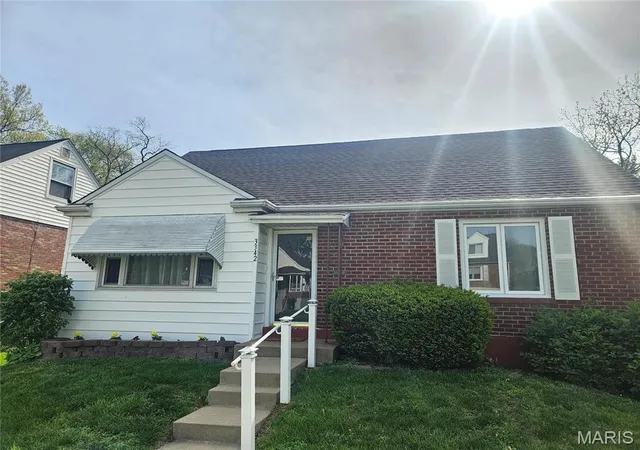 Single Family Residence at 3342 Havenbrook Dr, Saint Louis, MO 63114 | MLS# MIS25027015 | | Sold on 2025-05-29