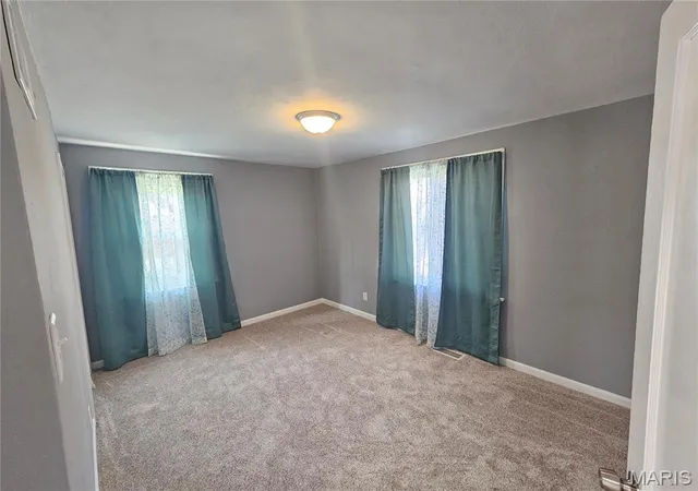 Photo 4 of Single Family Residence at 3342 Havenbrook Dr, Saint Louis, MO 63114 | MLS# MIS25027015 | | Sold on 2025-05-29