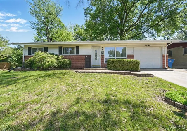 Single Family Residence at 2464 Chaucer Ave, Saint Louis, MO 63114 | MLS# MIS25027119 | | Sold on 2025-06-16
