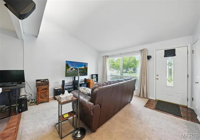 Photo 1 of Single Family Residence at 2464 Chaucer Ave, Saint Louis, MO 63114 | MLS# MIS25027119 | | Sold on 2025-06-16