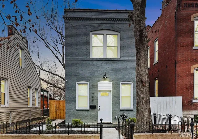 Photo 3 of Single Family Residence at 7821 Pennsylvania Ave, Saint Louis, MO 63111 | MLS# MIS25027144 | | Sold on 2025-05-22