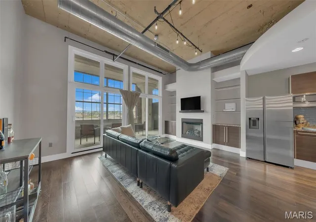Photo 2 of Condominium at 4100 Forest Park Ave #214, Saint Louis, MO 63108 | MLS# MIS25027195 | | Sold on 2025-05-21
