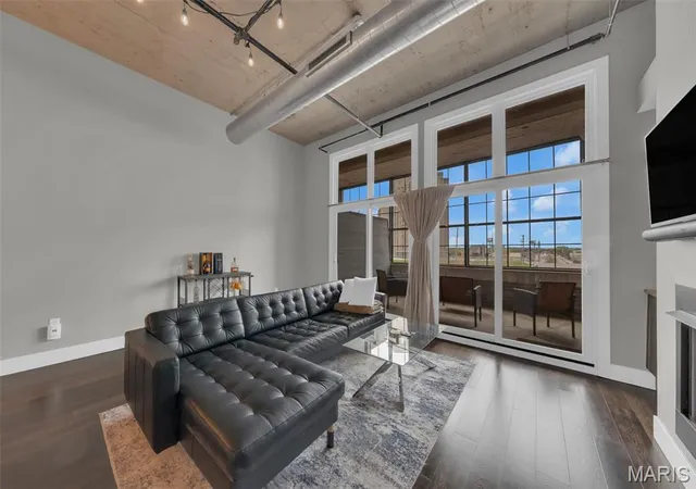Photo 3 of Condominium at 4100 Forest Park Ave #214, Saint Louis, MO 63108 | MLS# MIS25027195 | | Sold on 2025-05-21