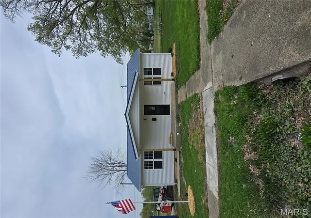 Photo 1 of Single Family Residence at 502 E State St, Vandalia, MO 63382 | MLS# MIS25027274 | | Sold on 2025-05-30
