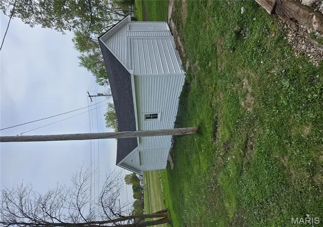 Photo 5 of Single Family Residence at 502 E State St, Vandalia, MO 63382 | MLS# MIS25027274 | | Sold on 2025-05-30
