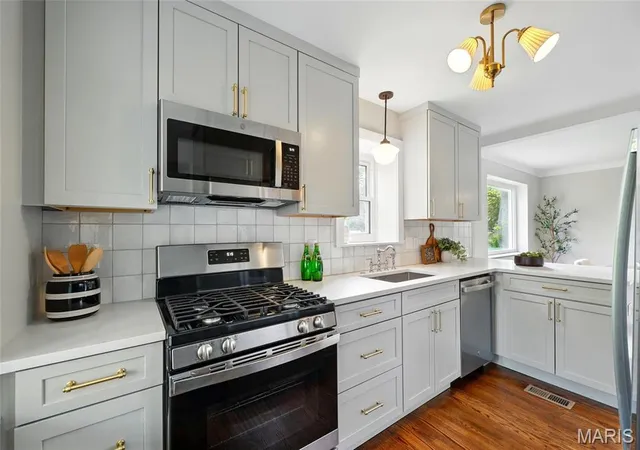 Photo 4 of Single Family Residence at 786 Chelsea Ave, Saint Louis, MO 63122 | MLS# MIS25027279 | | Sold on 2025-05-28