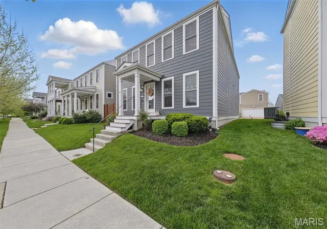 Photo 1 of Single Family Residence at 6029 New Town Dr, Saint Charles, MO 63301 | MLS# MIS25027291 | | Sold on 2025-06-30