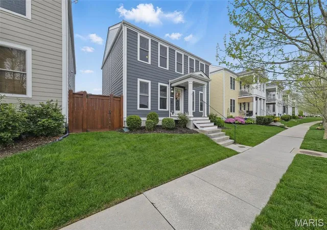 Photo 2 of Single Family Residence at 6029 New Town Dr, Saint Charles, MO 63301 | MLS# MIS25027291 | | Sold on 2025-06-30