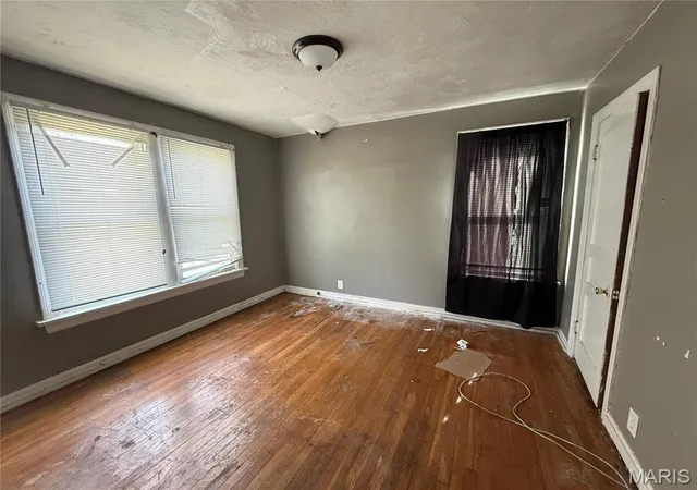 Photo 3 of Single Family Residence at 820 Elias Ave, Saint Louis, MO 63147 | MLS# MIS25027294 | | Sold on 2025-10-23
