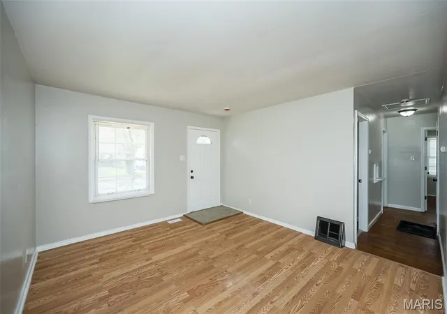 Photo 3 of Single Family Residence at 207 Cameron Rd, Saint Louis, MO 63137 | MLS# MIS25027425 | | Sold on 2025-05-27