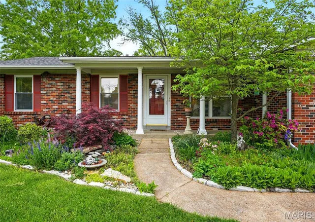 Photo 1 of Single Family Residence at 2271 Halyard Ct, Saint Louis, MO 63129 | MLS# MIS25027555 | | Sold on 2025-05-29