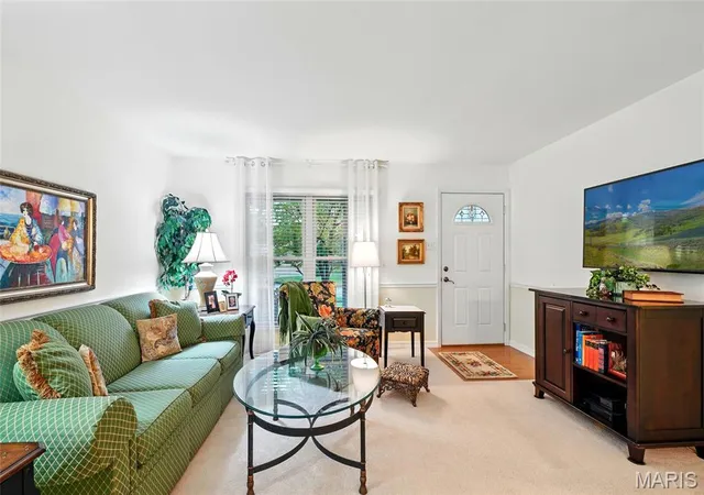 Photo 4 of Single Family Residence at 2271 Halyard Ct, Saint Louis, MO 63129 | MLS# MIS25027555 | | Sold on 2025-05-29