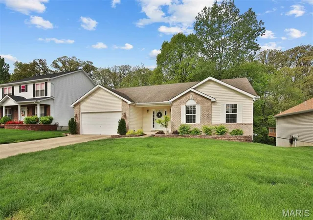 Single Family Residence at 1200 Sweeping Oaks Dr, Saint Charles, MO 63304 | MLS# MIS25027591 | | Sold on 2025-06-09