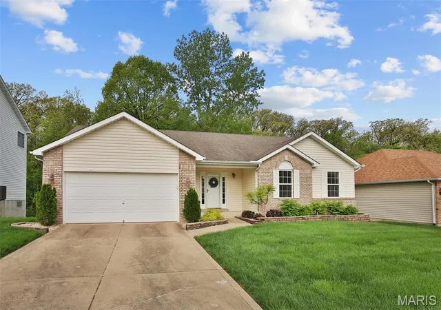 Photo 1 of Single Family Residence at 1200 Sweeping Oaks Dr, Saint Charles, MO 63304 | MLS# MIS25027591 | | Sold on 2025-06-09