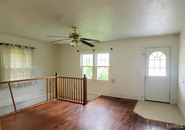 Photo 3 of Single Family Residence at 300 W Marvin Ave, Fredericktown, MO 63645 | MLS# MIS25027604 | | Sold on 2025-06-06