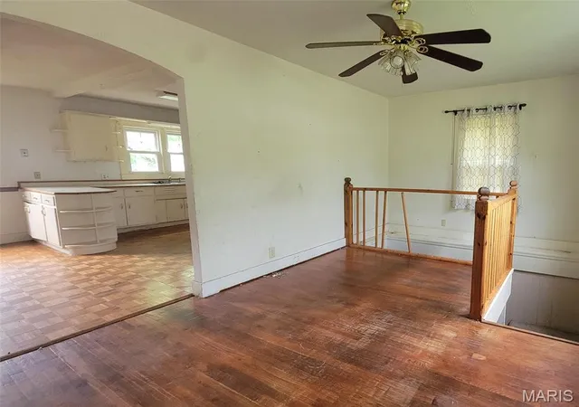Photo 5 of Single Family Residence at 300 W Marvin Ave, Fredericktown, MO 63645 | MLS# MIS25027604 | | Sold on 2025-06-06