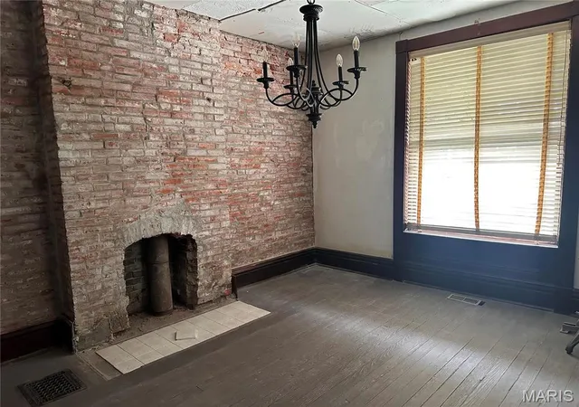 Photo 3 of Single Family Residence at 4051 Maffitt Ave, Saint Louis, MO 63113 | MLS# MIS25027623 | | Sold on 2025-08-12