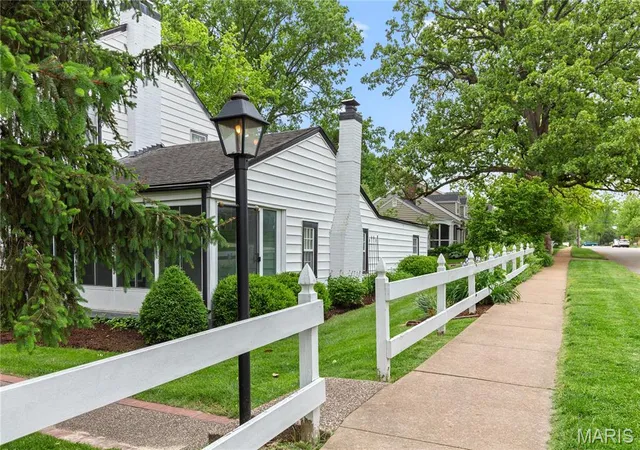 Photo 3 of Single Family Residence at 300 Gill Ave, Saint Louis, MO 63122 | MLS# MIS25027629 |  | Sold on 2025-05-28
