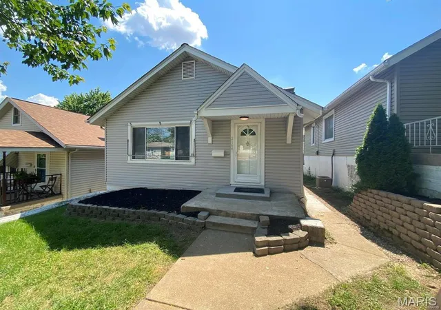 Single family home for sale at 2164 Knox Ave, Saint Louis, MO 63139 | MLS# MIS25027637 | Listing updated on 2025-11-19