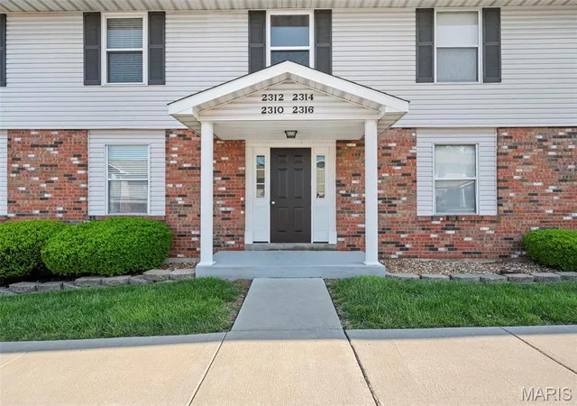 Condominium at 2314 Highland Hill Dr, Saint Peters, MO 63376 | MLS# MIS25027699 | | Sold on 2025-09-02