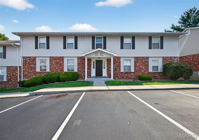 Photo 1 of Condominium at 2314 Highland Hill Dr, Saint Peters, MO 63376 | MLS# MIS25027699 | | Sold on 2025-09-02