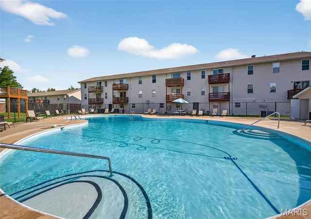 Photo 4 of Condominium at 2314 Highland Hill Dr, Saint Peters, MO 63376 | MLS# MIS25027699 | | Sold on 2025-09-02