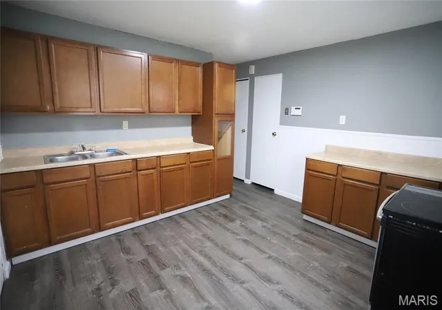 Photo 3 of Single Family Residence at 48 Young Dr, Saint Louis, MO 63135 | MLS# MIS25027704 |  | Sold on 2025-05-30