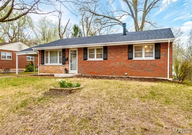 Photo 2 of Single Family Residence at 920 Thatcher Ave, Saint Louis, MO 63135 | MLS# MIS25027713 | | Sold on 2025-06-05