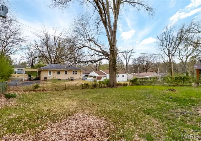 Photo 3 of Single Family Residence at 920 Thatcher Ave, Saint Louis, MO 63135 | MLS# MIS25027713 | | Sold on 2025-06-05