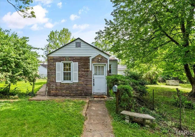 Photo 1 of Single Family Residence at 7728 Snowden Ave, Saint Louis, MO 63117 | MLS# MIS25027757 | | Sold on 2025-06-06