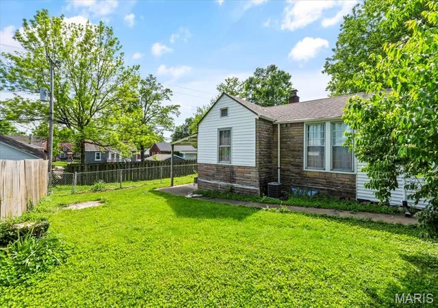 Photo 4 of Single Family Residence at 7728 Snowden Ave, Saint Louis, MO 63117 | MLS# MIS25027757 | | Sold on 2025-06-06