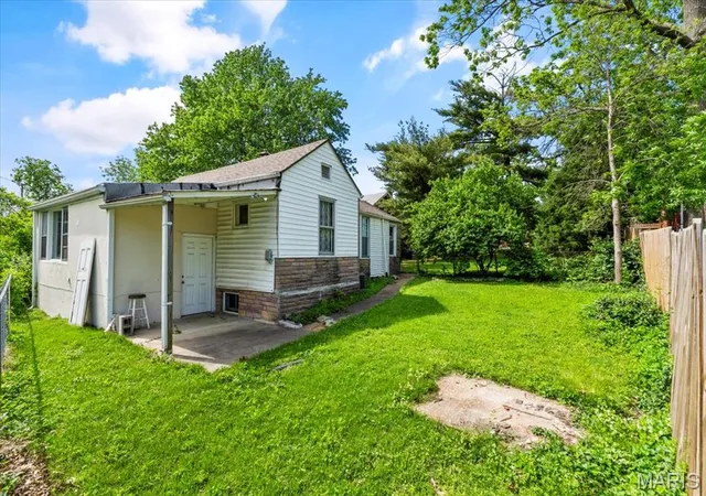 Photo 5 of Single Family Residence at 7728 Snowden Ave, Saint Louis, MO 63117 | MLS# MIS25027757 | | Sold on 2025-06-06