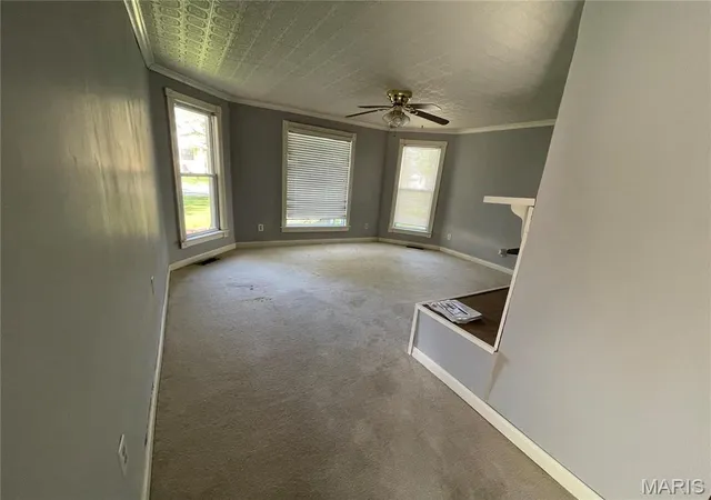 Photo 5 of Single Family Residence at 500 N Main St, Vandalia, MO 63382 | MLS# MIS25027799 | | Sold on 2025-05-16