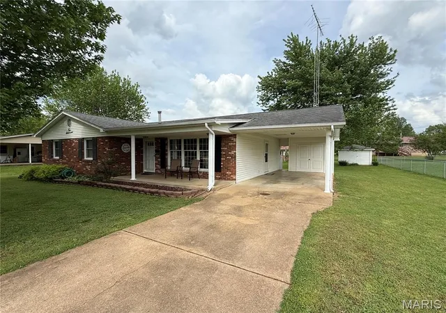 Photo 2 of Single Family Residence at 217 Williams St, Fredericktown, MO 63645 | MLS# MIS25027850 | | Sold on 2025-07-01