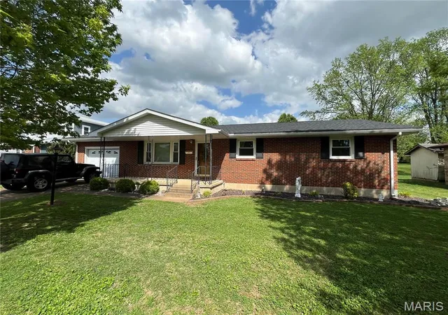 Photo 1 of Single Family Residence at 215 Lee St, Fredericktown, MO 63645 | MLS# MIS25027861 | | Sold on 2025-09-03