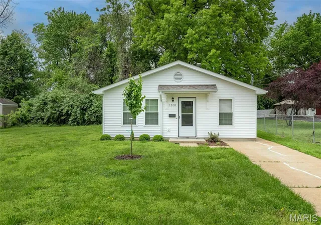 Photo 1 of Single Family Residence at 1331 Belrue Ave, Saint Louis, MO 63133 | MLS# MIS25027898 | | Sold on 2025-08-28