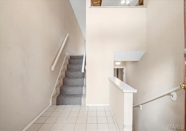 Photo 2 of Condominium at 12952 Autumn View Dr, Saint Louis, MO 63146 | MLS# MIS25027978 |  | Sold on 2025-06-11