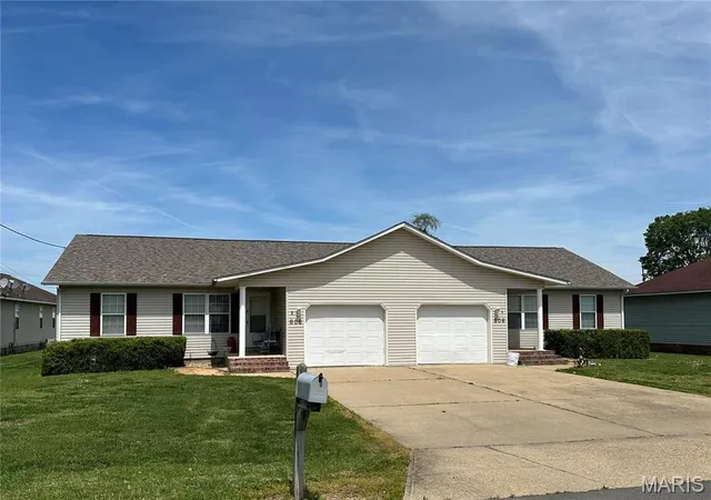 Photo 1 of Multi family home for sale at 806 Susan St #A-B, Dexter, MO 63841 | MLS# MIS25028040 | Listing updated on 2025-08-01