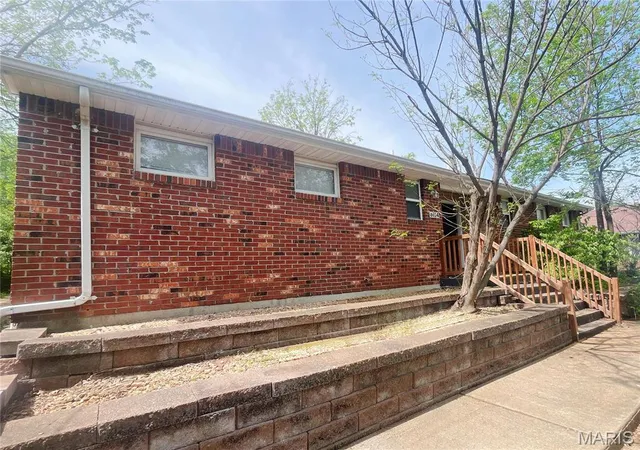 Photo 1 of Multi Family at 5114 Heege Rd, Saint Louis, MO 63123 | MLS# MIS25028073 | | Sold on 2025-06-10