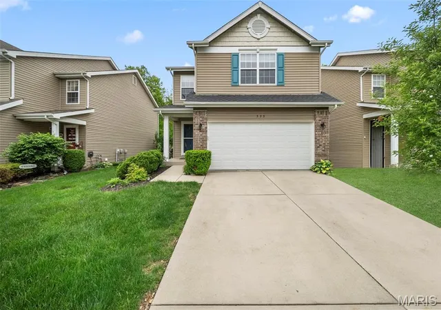 Photo 1 of Single Family Residence at 555 Parkgate Dr, Lake Saint Louis, MO 63367 | MLS# MIS25028097 | | Sold on 2025-06-09