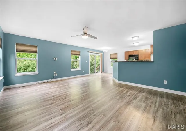 Photo 3 of Single Family Residence at 555 Parkgate Dr, Lake Saint Louis, MO 63367 | MLS# MIS25028097 | | Sold on 2025-06-09
