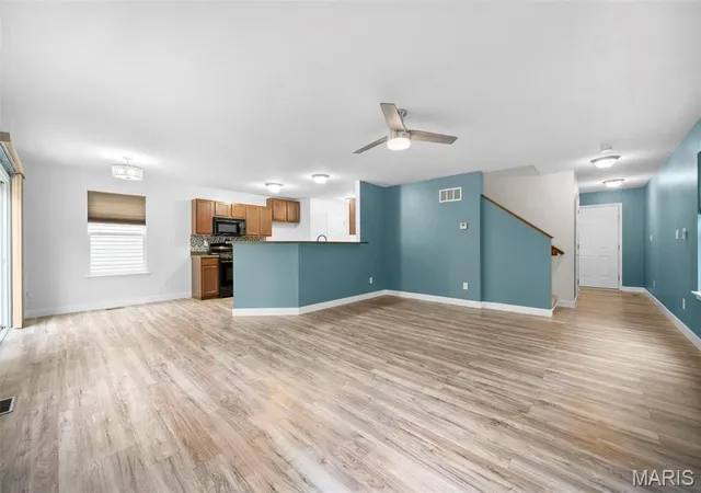 Photo 4 of Single Family Residence at 555 Parkgate Dr, Lake Saint Louis, MO 63367 | MLS# MIS25028097 | | Sold on 2025-06-09