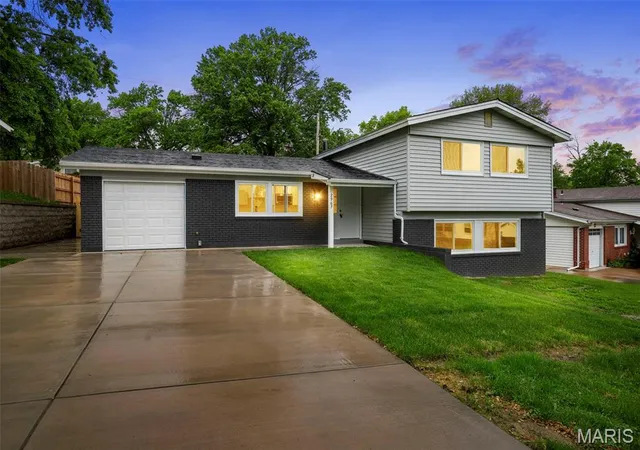 Photo 1 of Single Family Residence at 2967 Caspian Ln, Saint Louis, MO 63125 | MLS# MIS25028099 |  | Sold on 2025-05-29